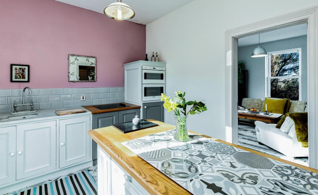 Granville House Apartments And Garden Suites บาลลีแฟร์ริเตอร์ ภายนอก รูปภาพ