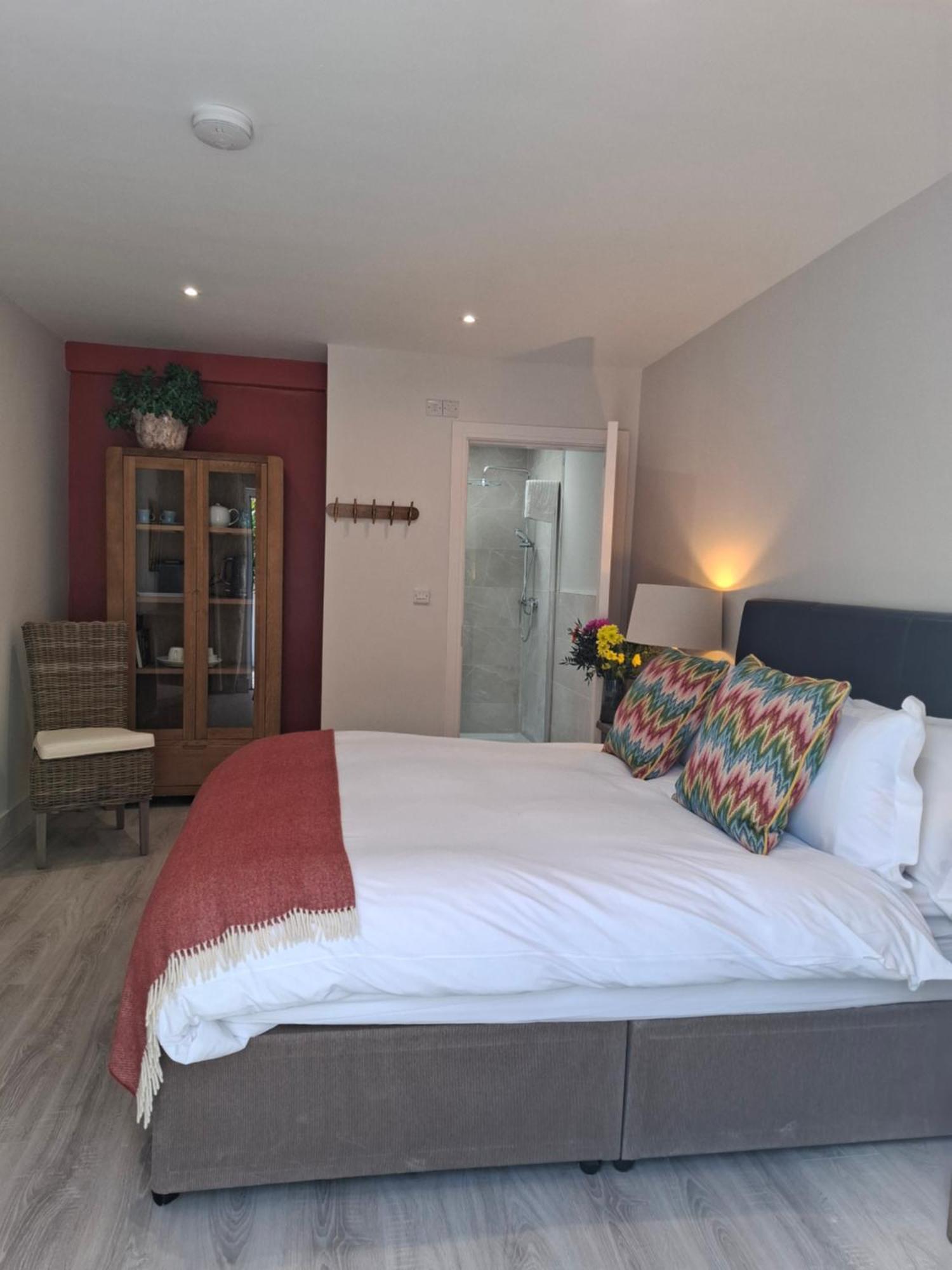 Granville House Apartments And Garden Suites บาลลีแฟร์ริเตอร์ ภายนอก รูปภาพ